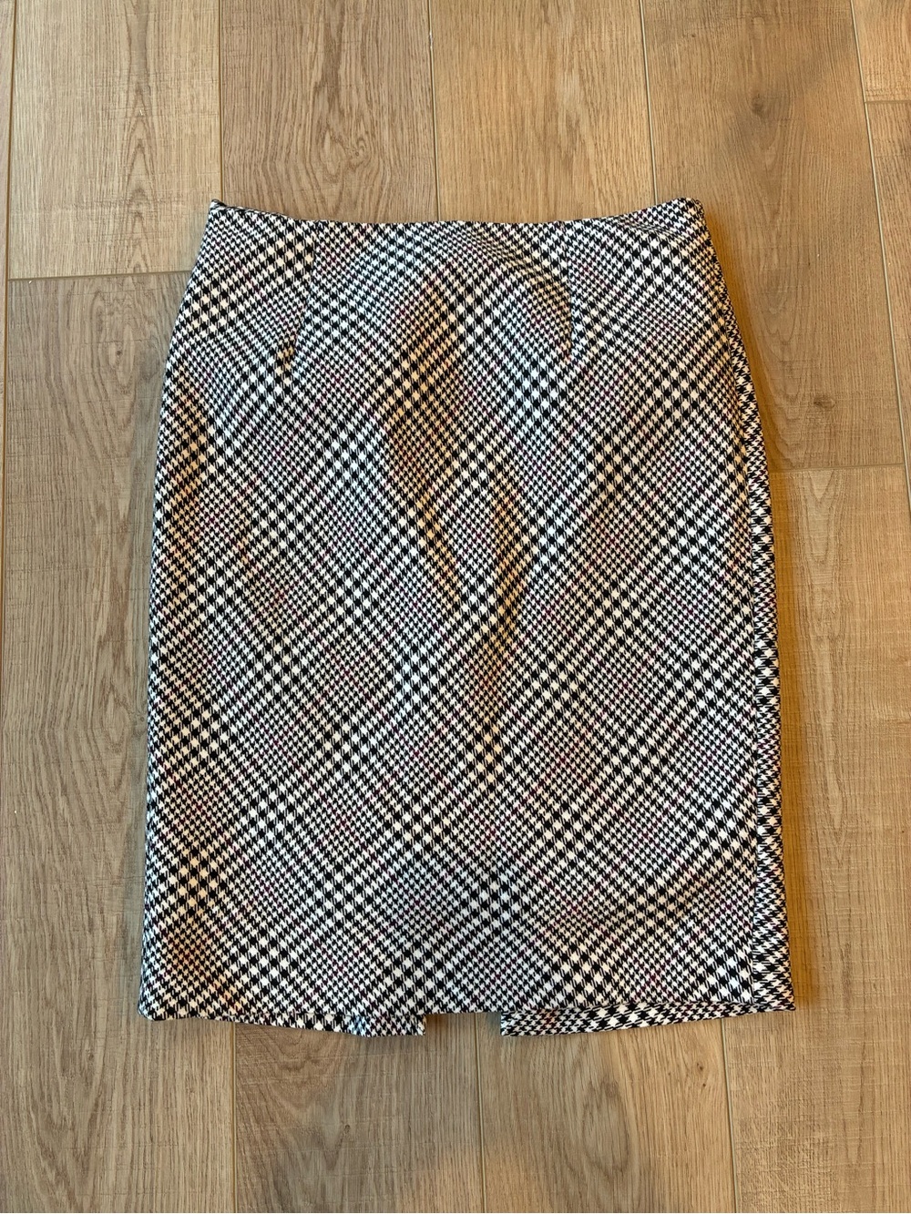 White House/Black Market Black & White Plaid houndstooth midi Pencil Skirt Fall